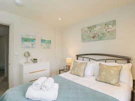 3 habitaciones, decoración personalizada y muebles diferentes 