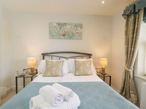 Cottage | 3 bedrooms, individually decorated, individually furnished, free WiFi