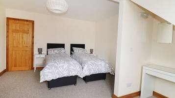 3 habitaciones, decoración personalizada y muebles diferentes