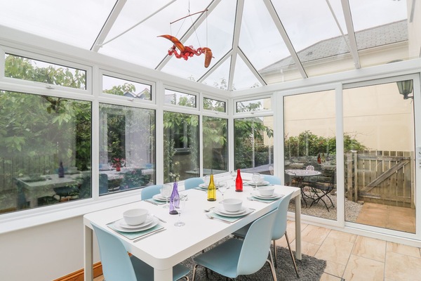 Cottage | Dining