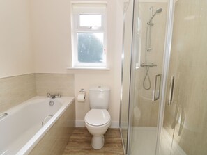 Cottage | Bathroom | Shower