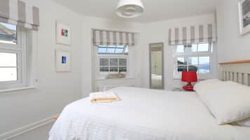 Cottage | 3 bedrooms, individually decorated, individually furnished, free WiFi