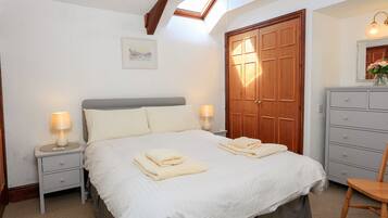 Cottage | 3 bedrooms, individually decorated, individually furnished, free WiFi