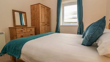 Cottage | 3 bedrooms, individually decorated, individually furnished, free WiFi