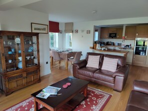 Cottage | Living area - 5 Burford Mews (Burford)