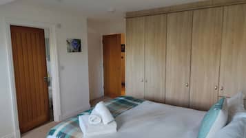 2 bedrooms, individually decorated, individually furnished, free WiFi
