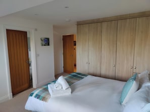 Cottage | 2 bedrooms, individually decorated, individually furnished, free WiFi