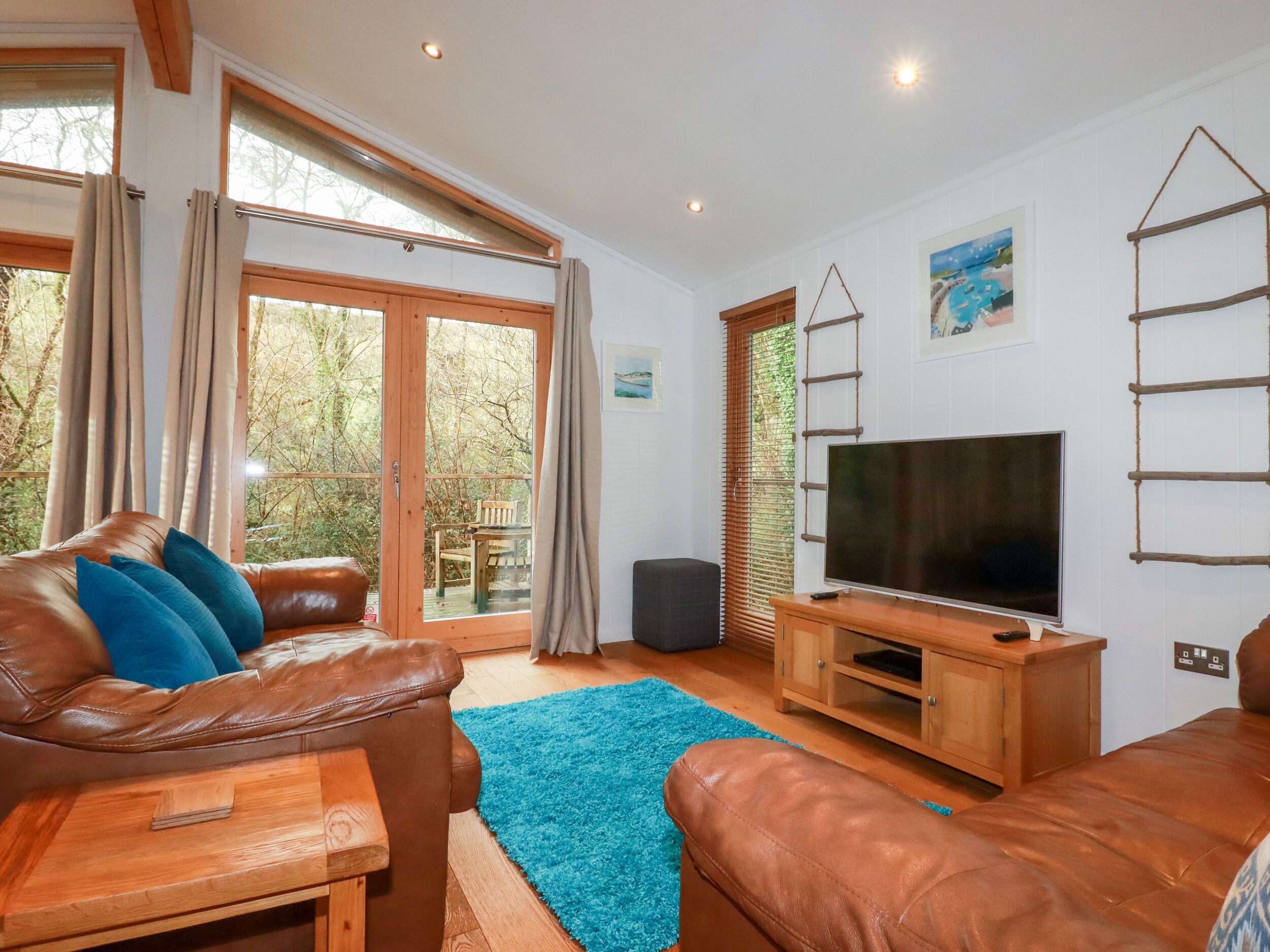 Cottage | Living area | DVD player