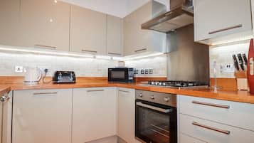 Cottage | Bếp riêng | Tủ lạnh, máy rửa bát, dụng cụ nấu nướng/bát dĩa/dao nĩa