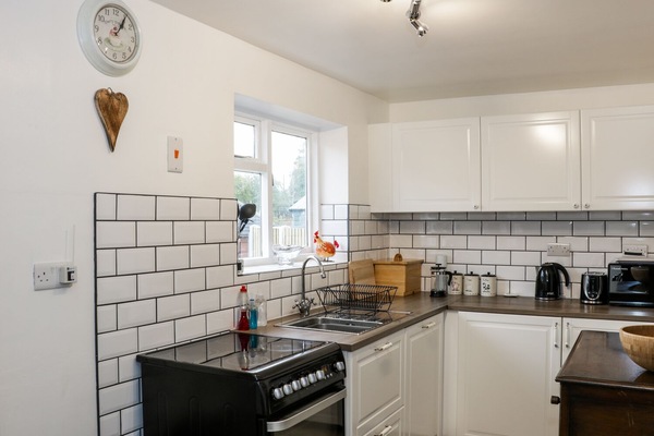 Cottage | Private kitchen | Coffee/tea maker, fridge, microwave, dishwasher