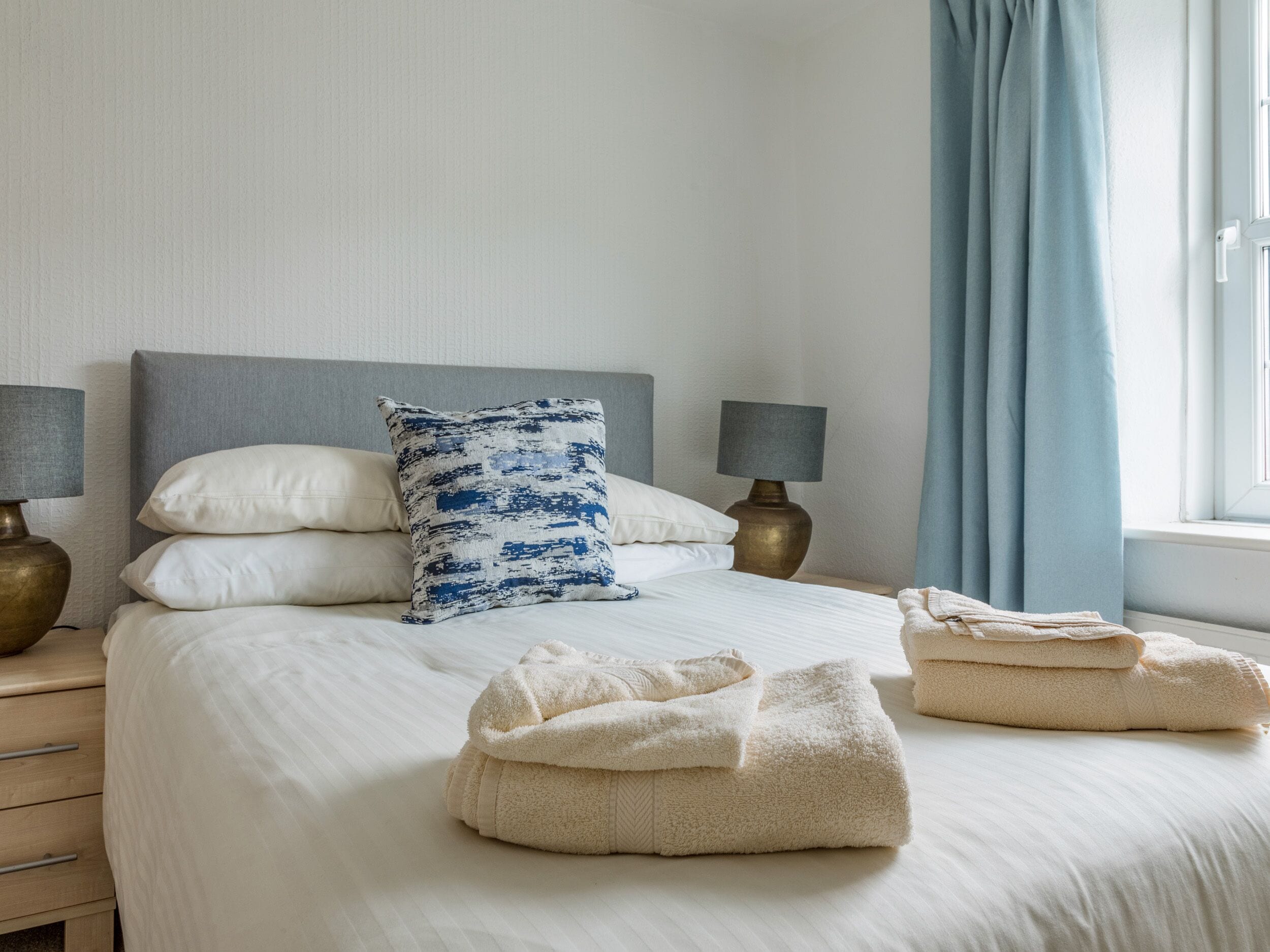 3 habitaciones, decoración personalizada y muebles diferentes 