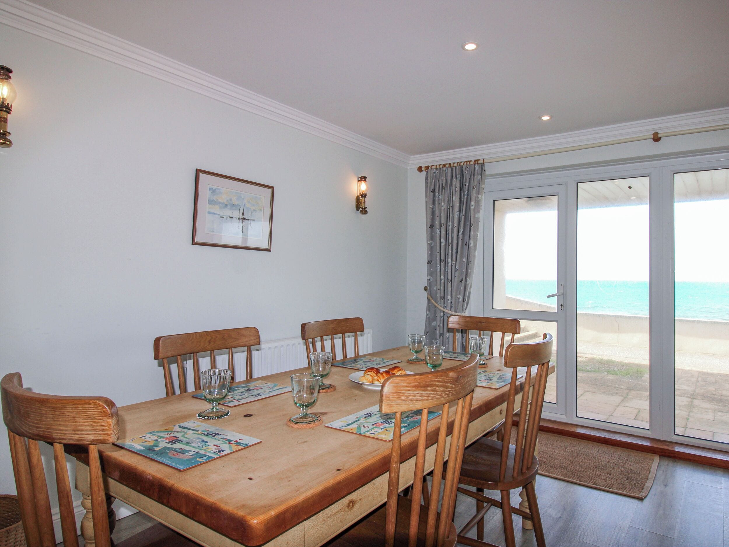 Cottage | Dining