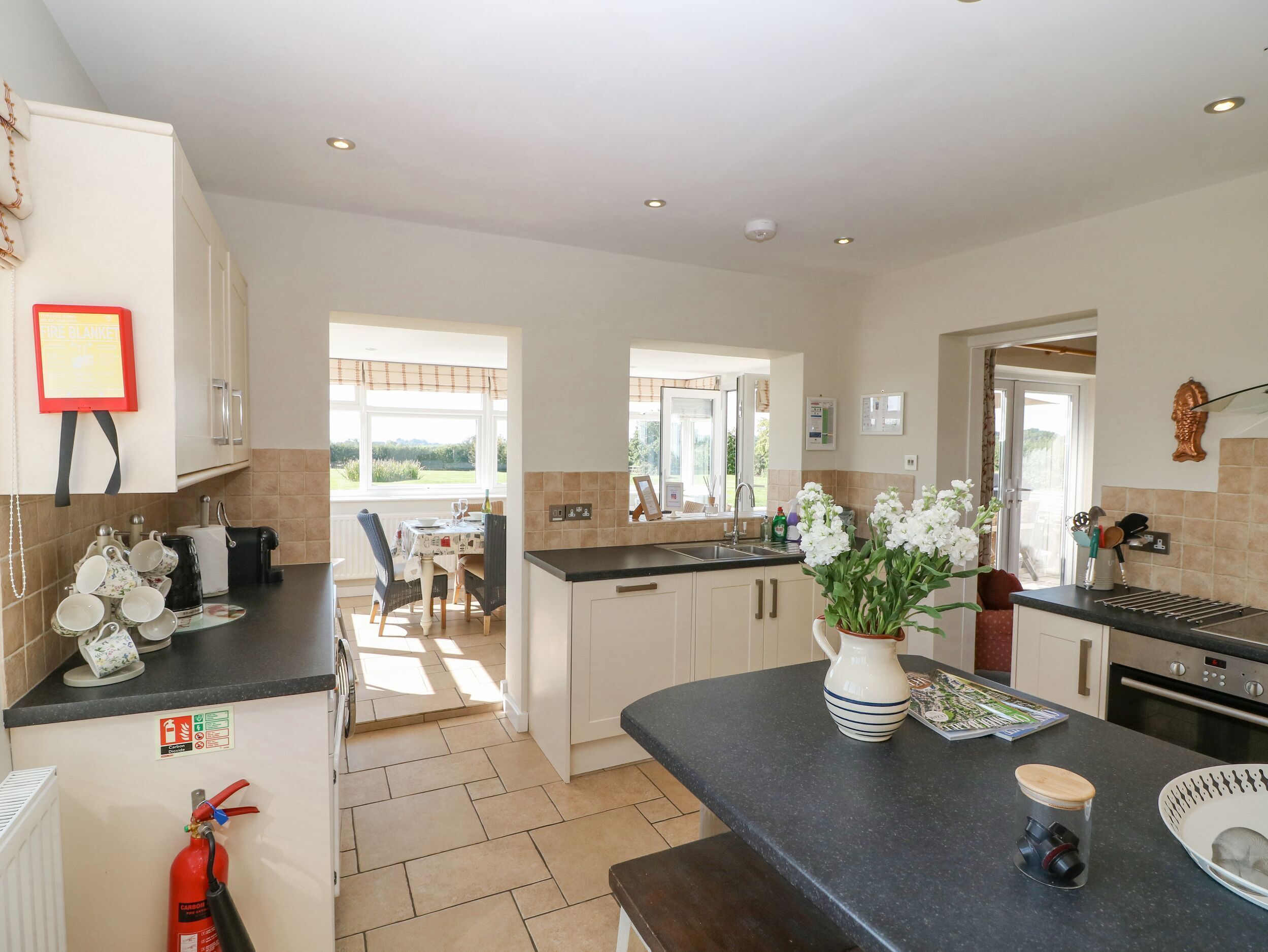 Cottage | Private kitchen | Fridge, microwave, stovetop, dishwasher