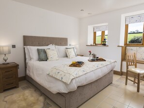 Cottage | 4 bedrooms, individually decorated, individually furnished, free WiFi - Butterwell Barn (Dartmouth)