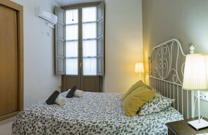 1 chambre, fer et planche à repasser, Wi-Fi, draps fournis