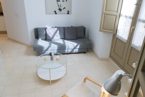 TV - Very bright apartment in the historic center - MALAMA B2  (Málaga)