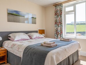 3 habitaciones, decoración personalizada y muebles diferentes 