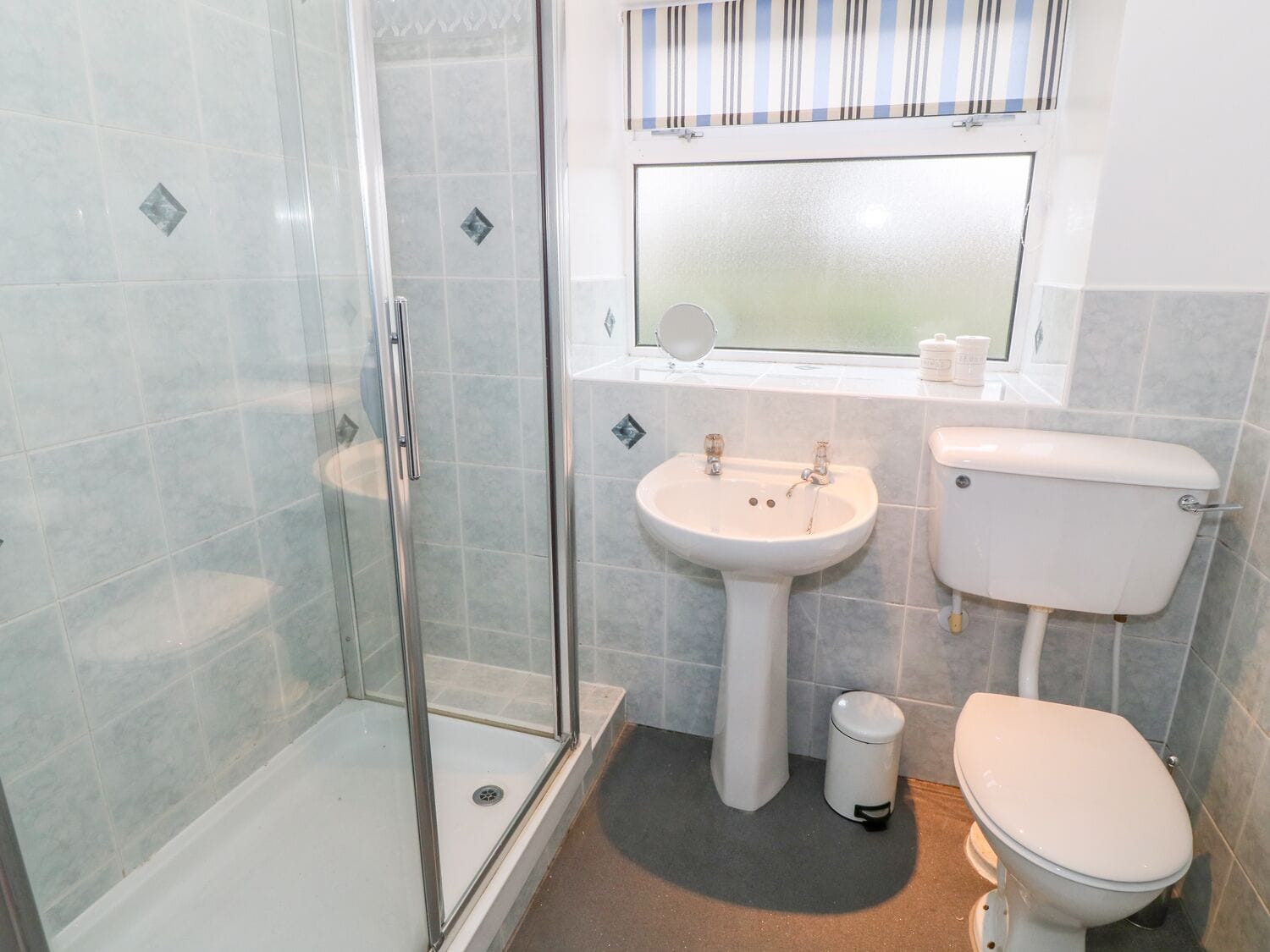 Cottage | Bathroom | Shower