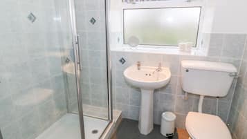 Cottage | Bathroom | Shower