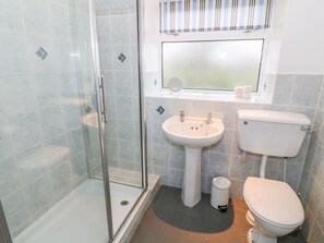 Cottage | Bathroom