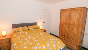 Cottage | 3 bedrooms, individually decorated, individually furnished, free WiFi