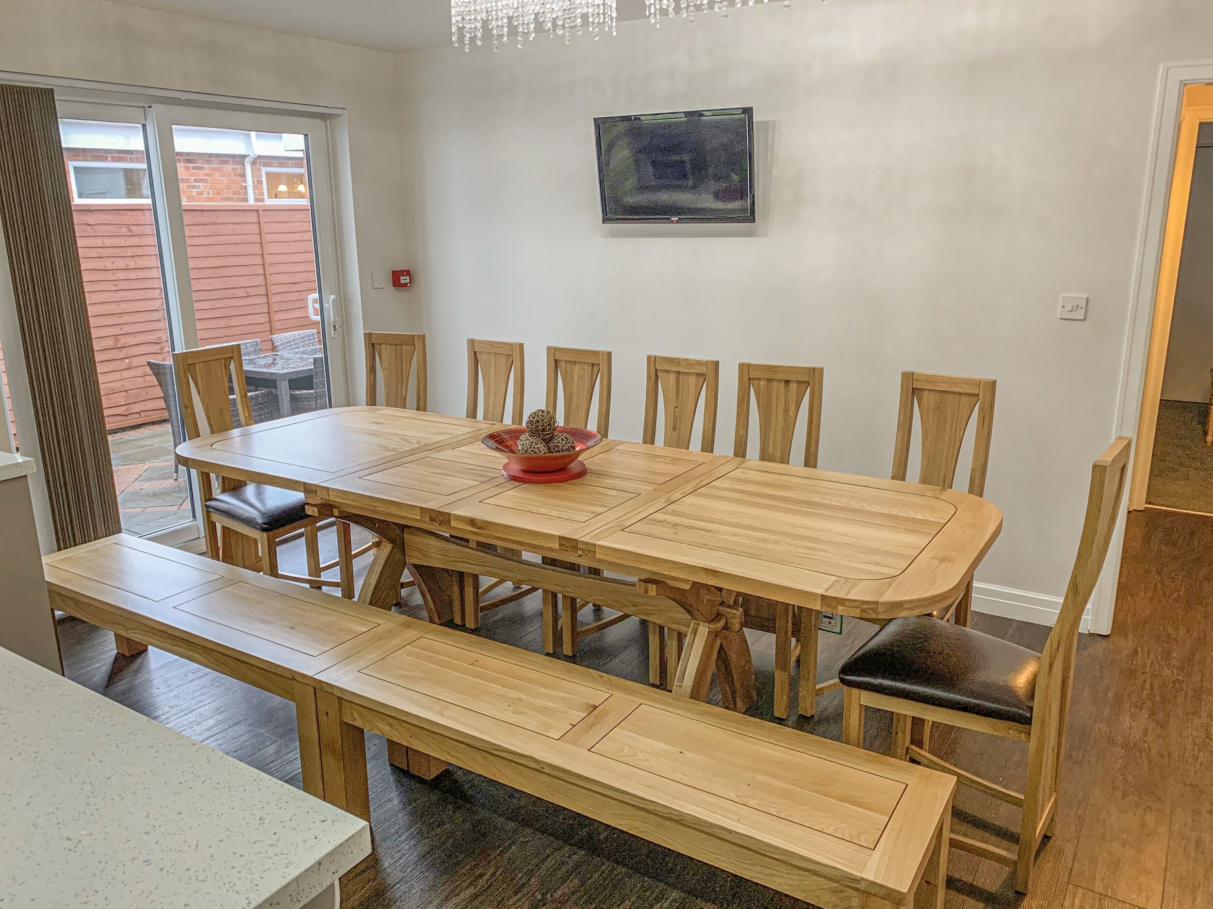 Feriehus | Privat køkken | Opvaskemaskine, højstol, køkkentøj/tallerkener/redskaber