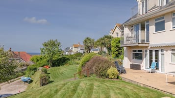 Cottage | Property grounds
