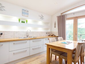 Cottage | Bếp riêng | Lò vi sóng, bếp nấu, máy rửa bát, ấm điện 