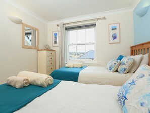 Cottage | 3 bedrooms, individually decorated, individually furnished, free WiFi - 8 Thurlestone Beach (Kingsbridge)