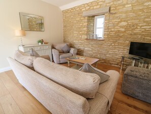 Cottage | Living area | TV, DVD player - Ewecub Barn (Witney)