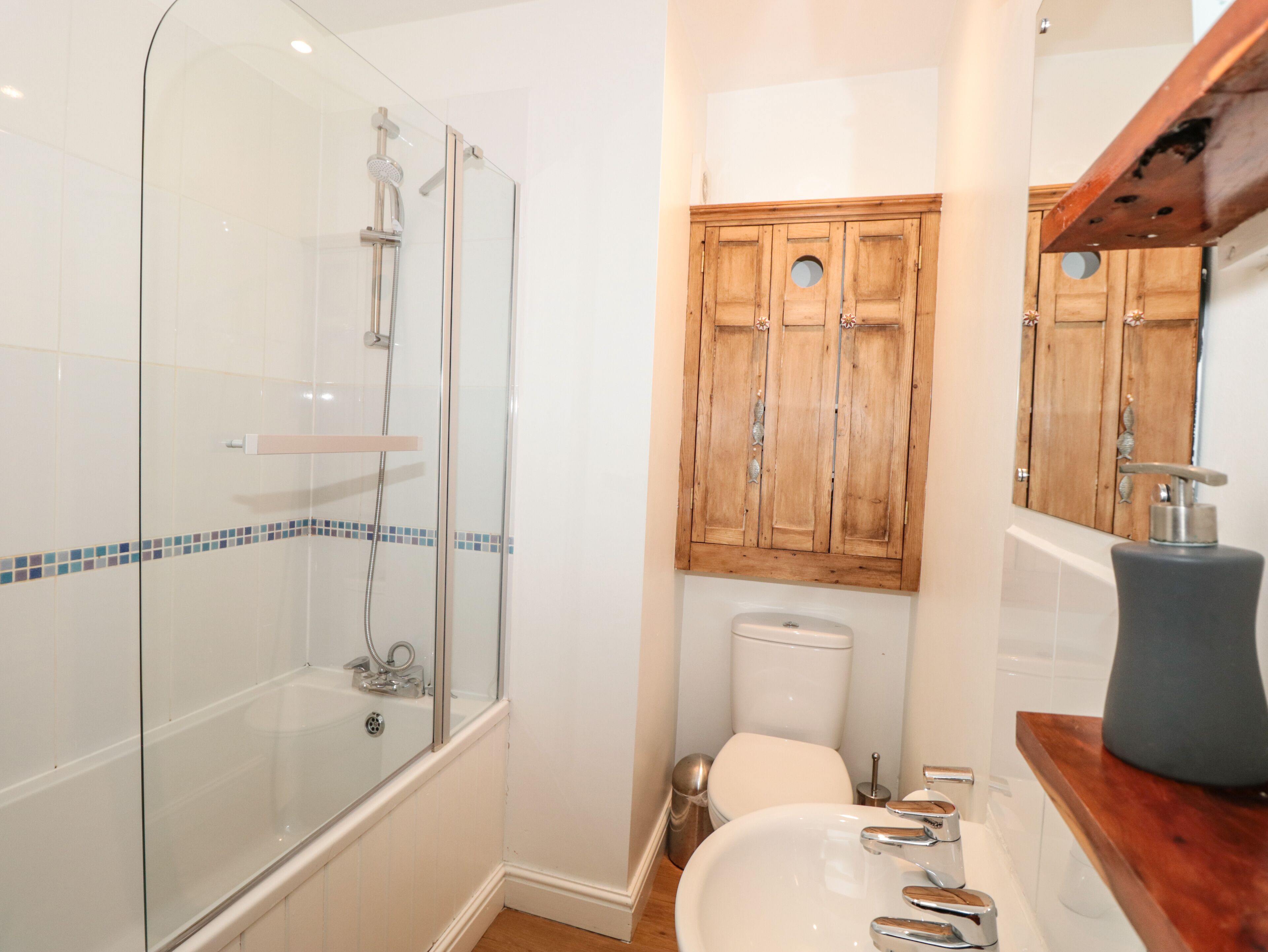 Cottage | Bathroom | Shower