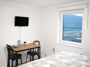 Classic Double Room (La Source d'Automne) | Living area