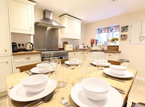 平房 | 私人廚房 | 洗碗機、高腳椅、廚房用具/餐具/器皿