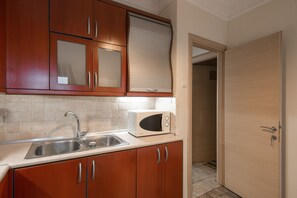 아파트, 침실 2개, 시내 전망 | 전용 주방 | 대용량 냉장고, 전자레인지, 오븐, 쿡탑