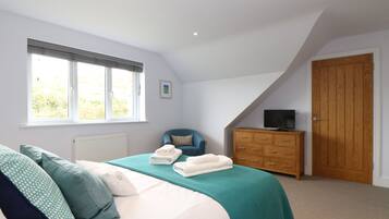 Sumarhús | 4 svefnherbergi, sérhannaðar innréttingar, sérvalin húsgögn