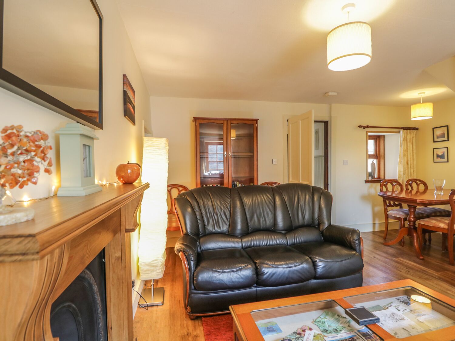 المنشأة من الداخل