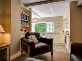 Cottage | Living room | TV