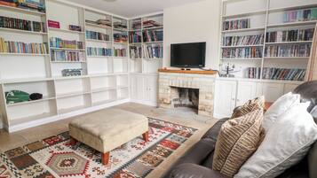 Cottage | Living area | TV, DVD player, table football, books