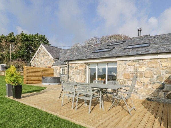 Cottage | Interior