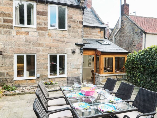 Cottage | Interior