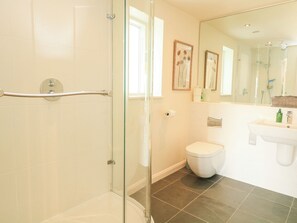 Cottage | Bathroom