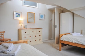 3 bedrooms, individually decorated, individually furnished, free WiFi - 7 Glenthorne House (Salcombe)
