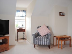 Living area - 7 Glenthorne House (Salcombe)