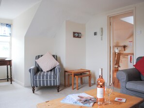 Cottage | Living area - 7 Glenthorne House (Salcombe)