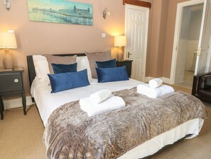 11 bedrooms, individually decorated, individually furnished, free WiFi - South Hill Farmhouse (Cheltenham)