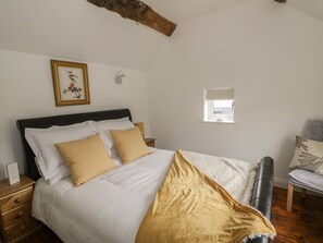 Cottage | 3 bedrooms, individually decorated, individually furnished, free WiFi - Cornerways (Newport)