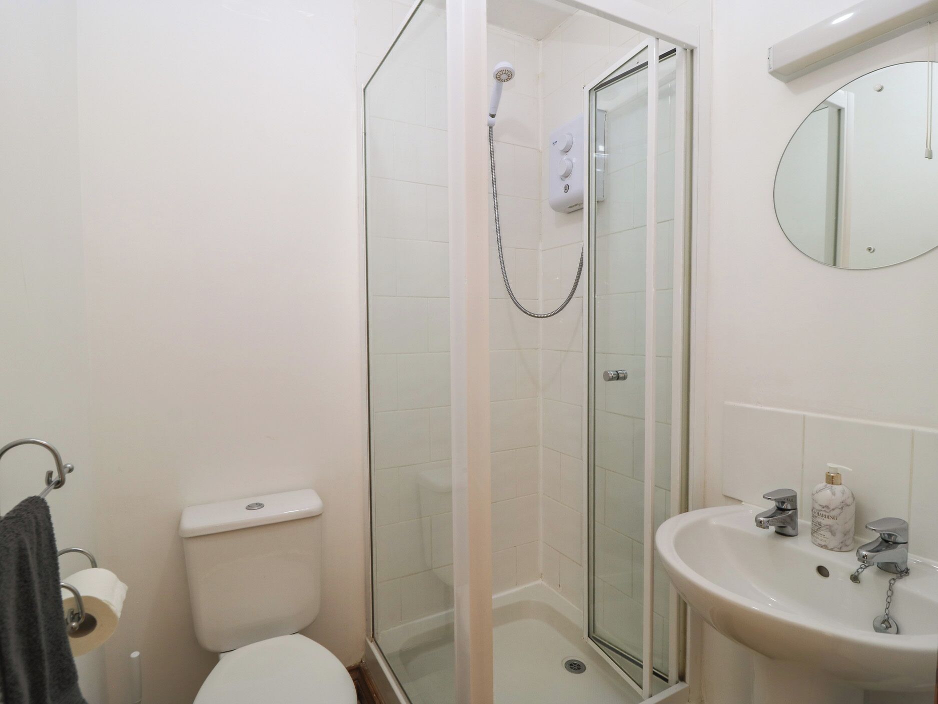 Cottage | Bathroom | Shower