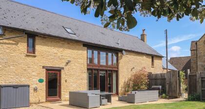 Tithe Barn, Lyneham