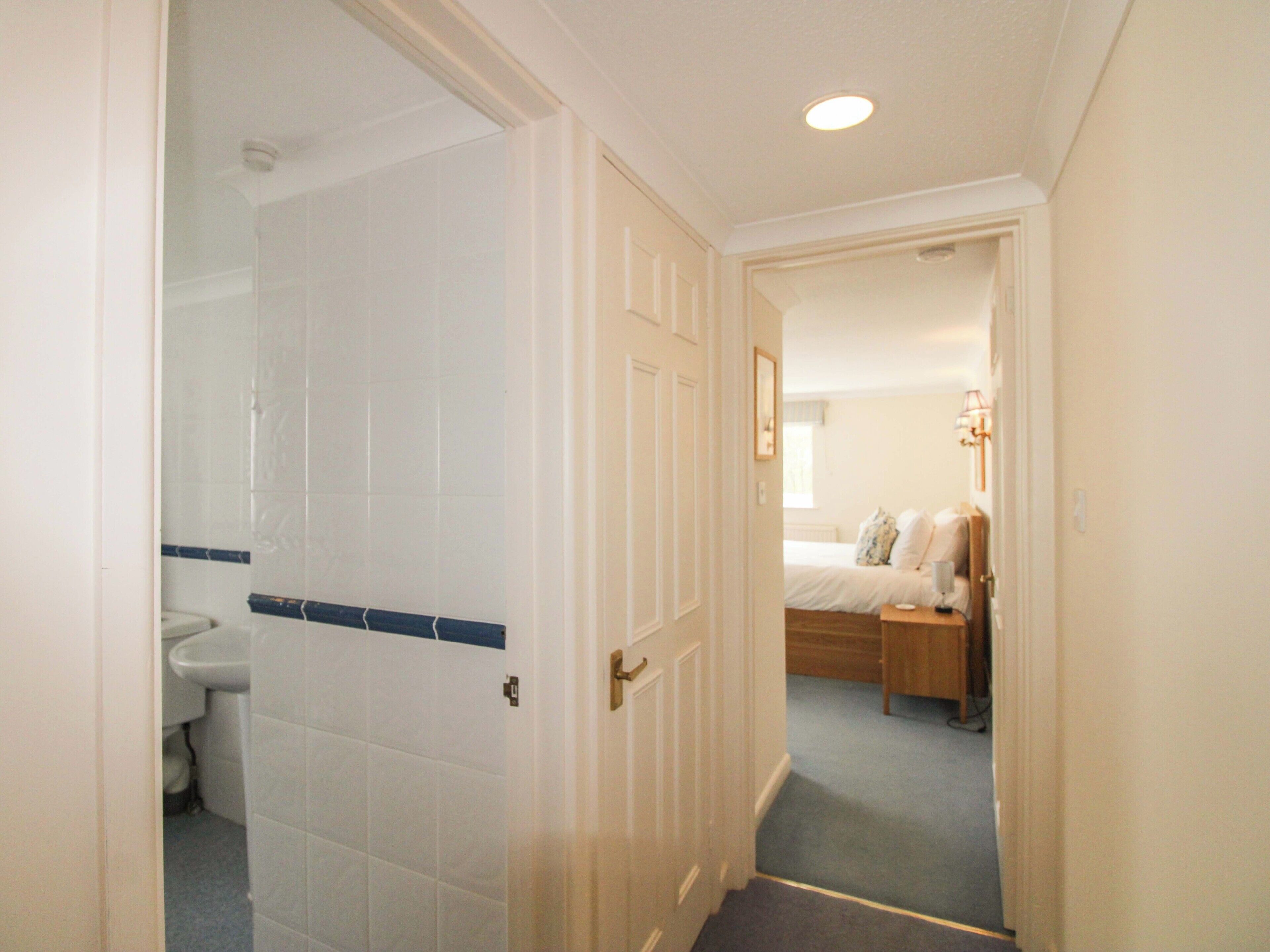 3 bilik tidur, dihias secara berasingan 