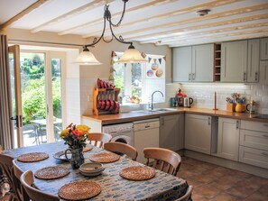 平房 | 私人廚房 | 微波爐、爐具、洗碗機、廚房用具/餐具/器皿